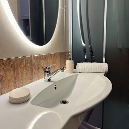 Lovely And Modern In Promenade Durrës