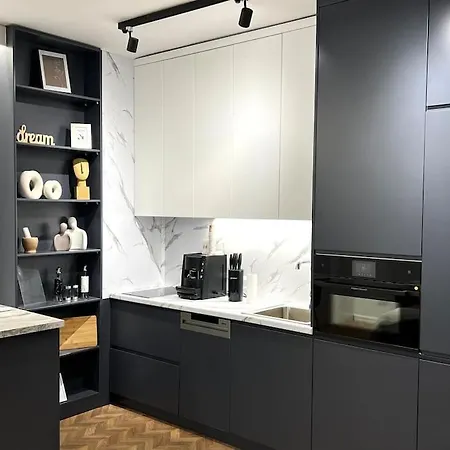 Lovely And Modern In Promenade Apartment